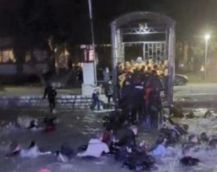 Un barco discoteca se hundió en un río de Belgrado con más de cien personas a bordo