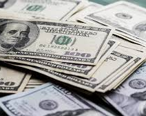 El dólar blue subió 4 pesos y alcanza los $325