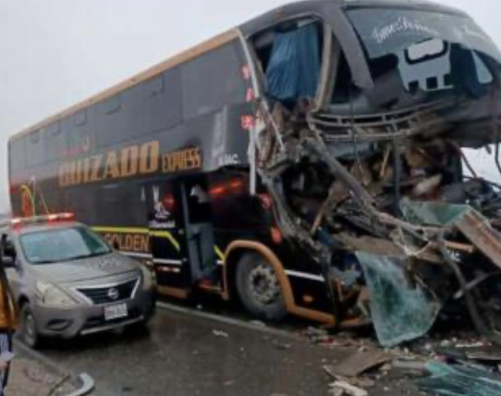 Perú: un ómnibus cayó en un barranco y hay al menos 24 muertos