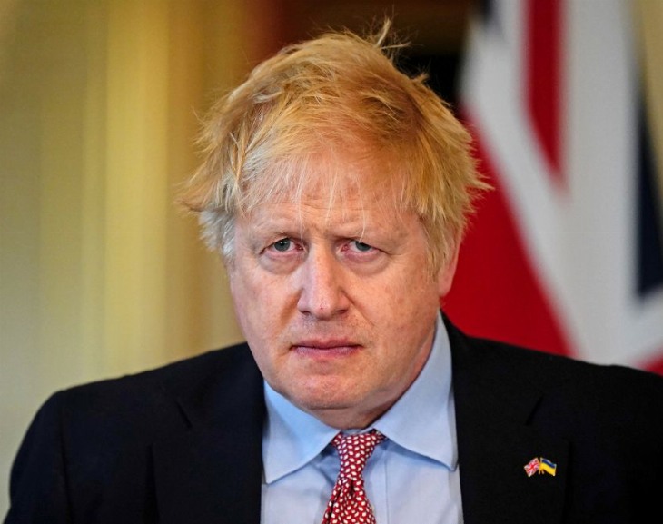 El gobierno de Boris Johnson en jaque: renuncias masivas de su gabinete