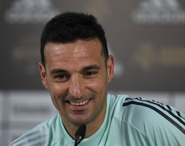Scaloni confirmó a Messi de titular el martes ante Brasil