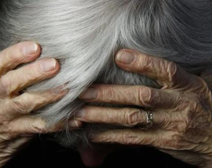 Le decía que era su esposo para violar a su madre esquizofrénica