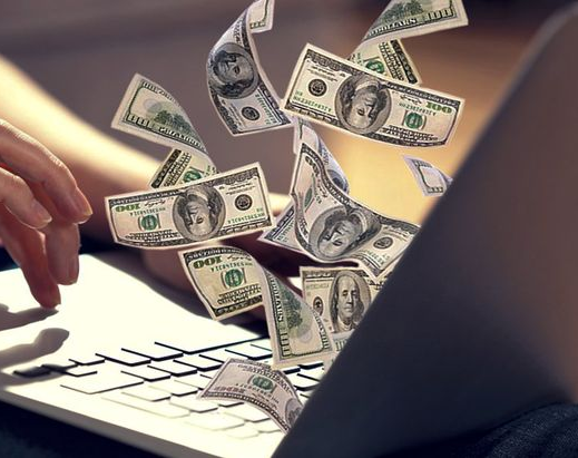 Mejor en verdes: una multinacional pagará sueldo en dólares en Argentina