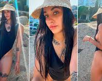 María Becerra disfruta a pleno el verano europeo en las playas de España