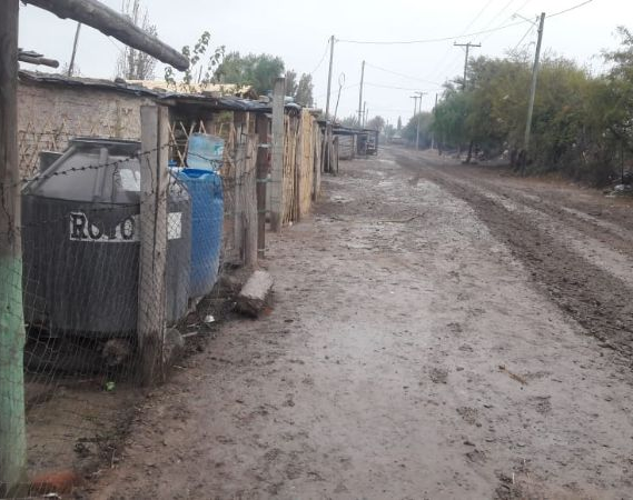 Por la lluvia ya asistieron a unas 15 familias