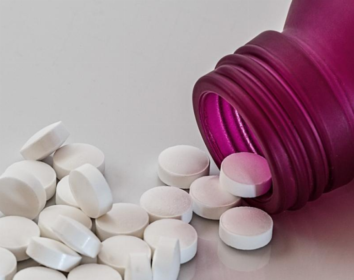 Cuatro niños se intoxicaron y debieron ser hospitalizados tras abrir un tarro de pastillas