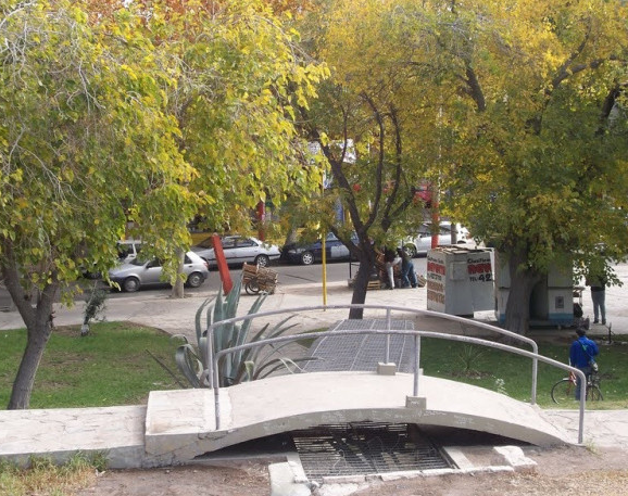 Desnudos: Asaltaron a dos adolescentes en "la Joroba" y les llevaron hasta la ropa
