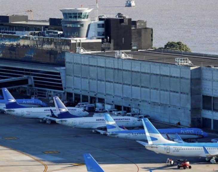 Un nene se descompensó en un vuelo y murió al aterrizar en Aeroparque