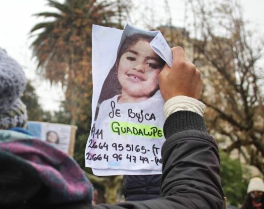 Guadalupe no aparece y ahora allanan las casas de propios padres