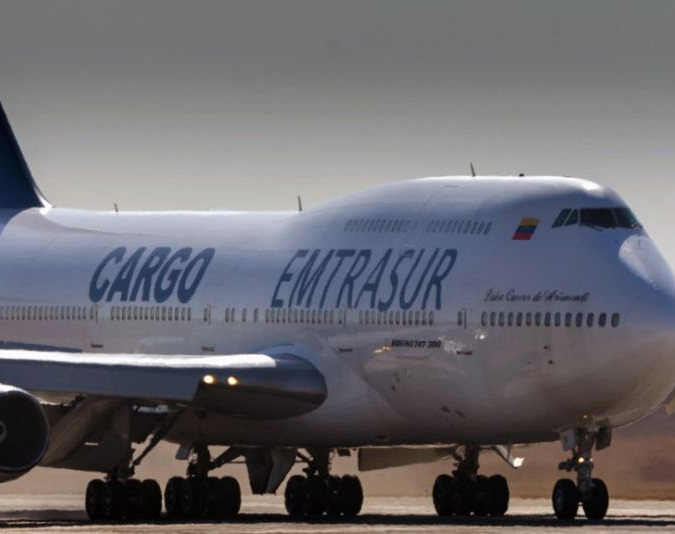 El Gobierno afirmó que autorizaron el aterrizaje del avión venezolano por una cuestión humanitaria