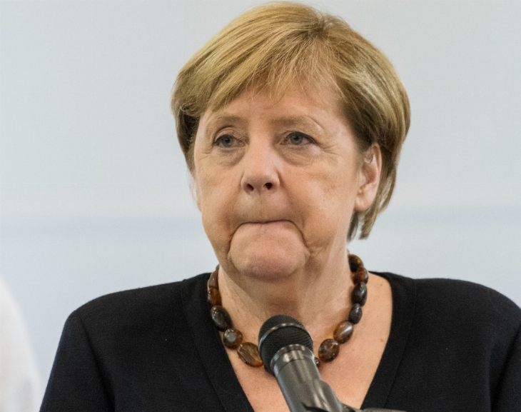 Los talibanes invitaron a Afganistán a Angela Merkel 