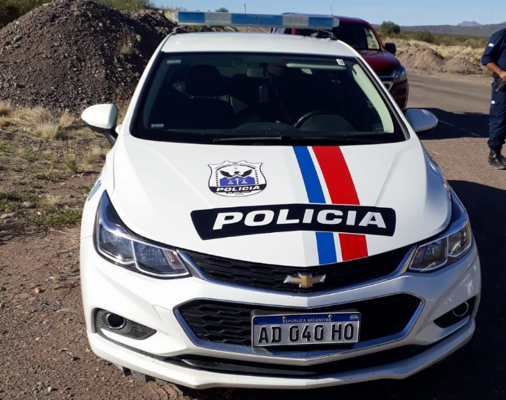 Una verguenza: tres policías chocaron un auto en estado de ebriedad