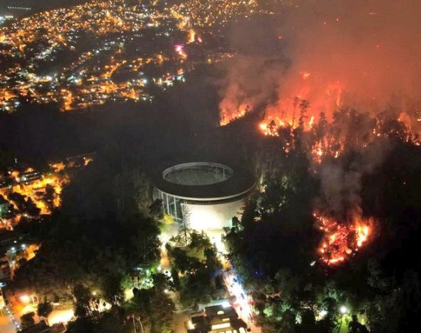 Viviendas afectadas por un voraz incendio en Viña del Mar