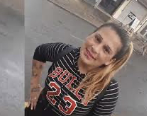 Hallan a una mujer asesinada y enterrada en el baño de una casa en construcción y detienen a su pareja
