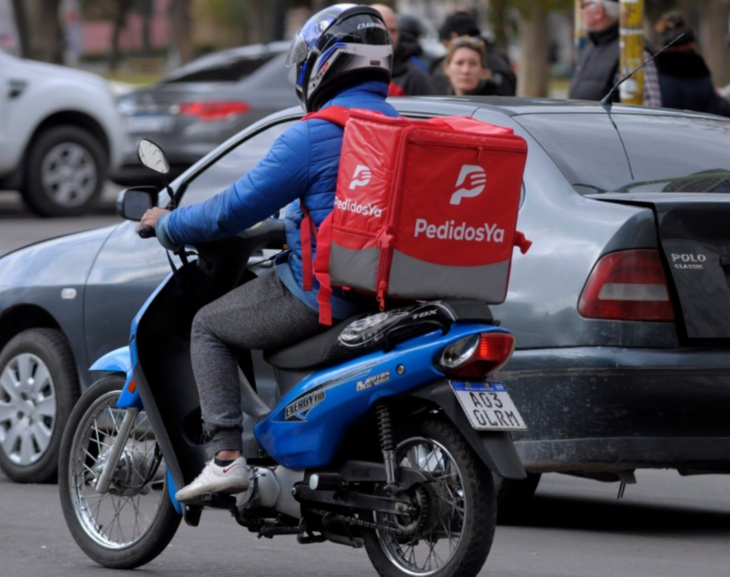 Un delivery chocó y está internado grave 