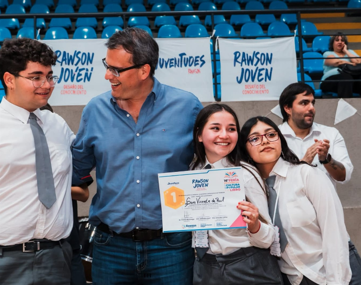 Jornada de integración cultural y universitaria en la segunda jornada de la Feria de la Cultura Popular y el Libro