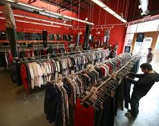 Enterate porqué la ropa en los outlets es muchísimo mas barata que en los shoppings