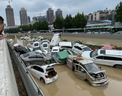 Henan, la "ciudad del iPhone" en China, evacúa a 100,000 personas por inundaciones mortales