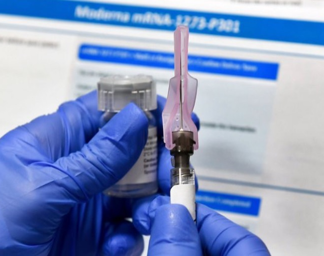 Laboratorio Moderna informó que su vacuna tiene una efectividad del 94,5%