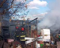 Por un incendio en Rawson una familia perdió todo 