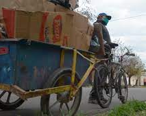 Una familia de cuatro integrantes necesitó en julio $111.298 para no ser pobre