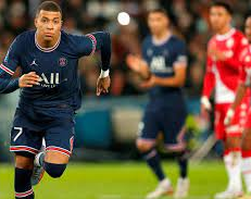 Mbappé fue la figura del triunfo del PSG ante el Mónaco en París