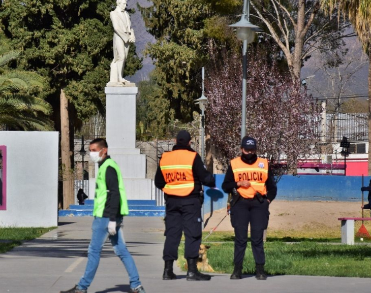 Cerraron la plaza de Jáchal por los ataques de gavilanes