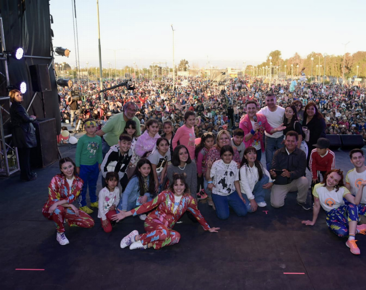 Topa hizo bailar y cantar a más de 35.000 personas 