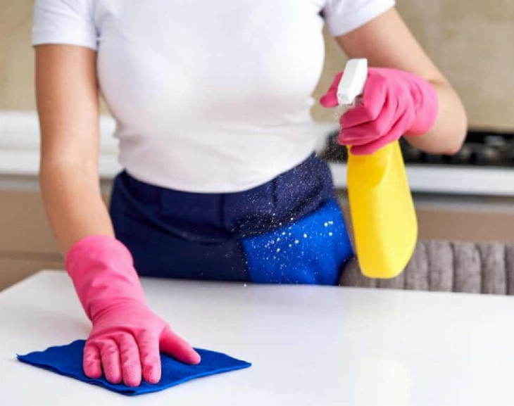 Acordaron un aumento del 36% para personal doméstico: cómo quedan los sueldos por mes 