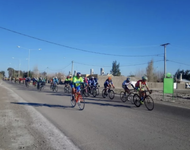 Un ciclista murió mientras corría una carrera en un departamento sanjuanino
