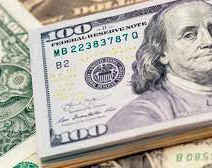 El dólar blue sigue en alza y cerró hoy en $320 por unidad