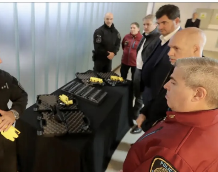  La Policía de la Ciudad de Buenos Aires comenzó a usar las pistolas taser: cómo es la estrategia para implementarlas