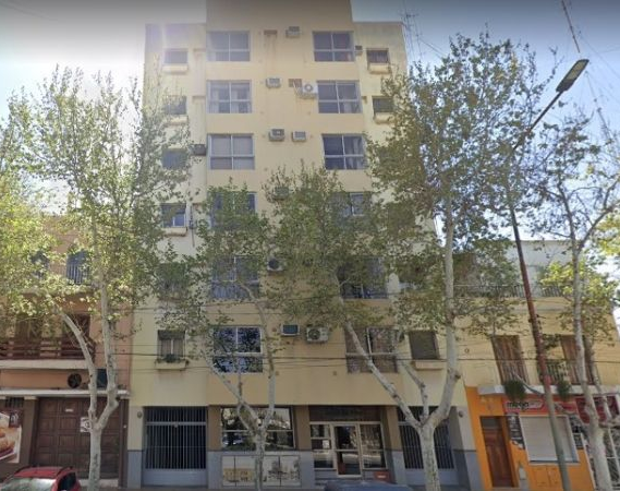 ¿Milagro? Un nene de 6 años cayó de un tercer piso y se salvó por un tender de ropa