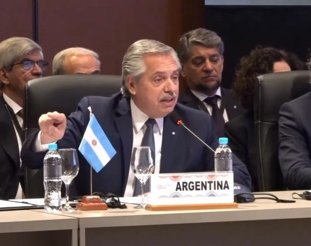 Fernández viaja a Uruguay para la cumbre del Mercosur