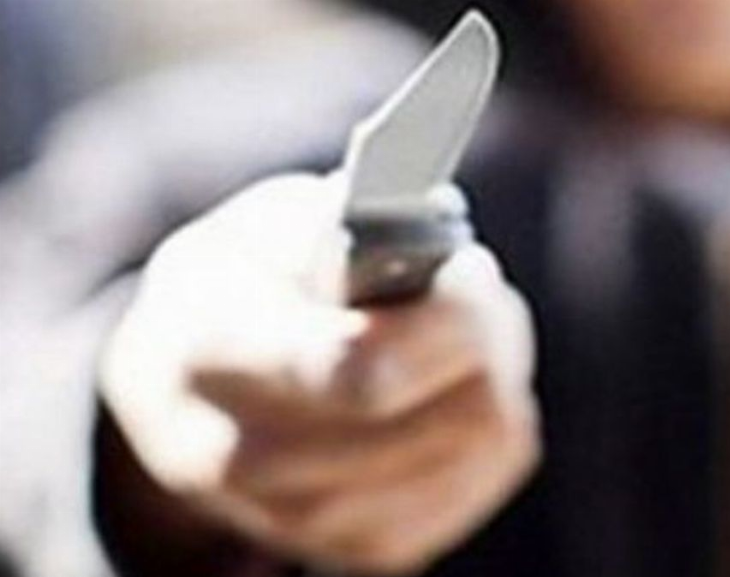 Fue la casa de su ex novia y la amenazó con un cuchillo