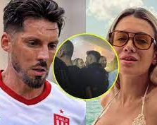 La foto de Cami Homs y José Sosa a puro chape en un bar de Buenos Aires