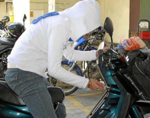 Robaron dos motos con pocas horas de diferencia. Mira lo que pasó 
