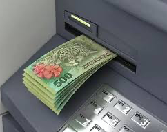 Encontró $100 mil en un cajero y se lo devolvió al dueño 