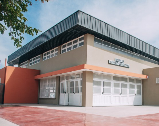 Último tramo de obra para dos nuevos edificios escolares en Chimbas