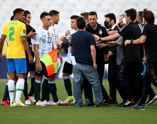 AFA espera un fallo inminente de la FIFA sobre el partido suspendido entre Argentina y Brasil
