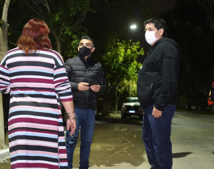 En Chimbas le pusieron luz LED y semáforos al Barrio Los Andes