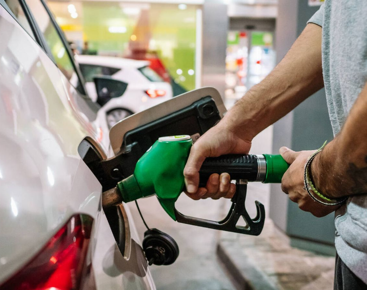 Postergaron la actualización del impuesto a los combustibles