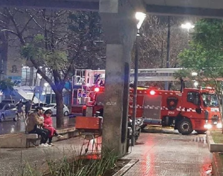 Incendio en Lugano: un niño de 7 años murió y su hermana de 3 se encuentra grave