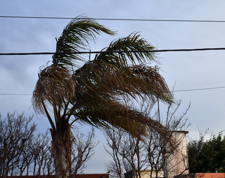 La temperatura comienza a bajar y por la tarde se espera mayor intensidad de viento sur