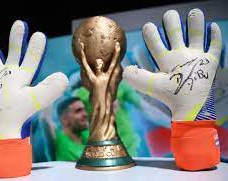 Subastaron los guantes que usó el Dibu Martinez en el mundial y lo recaudado fue para el Garrahan 