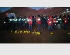 Manifestación de trabajadores mineros por cese de actividades 
