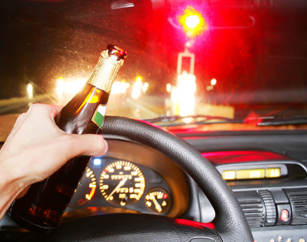 Iba en contramano y borracho: tenía tres veces más alcohol en sangre de lo permitido 