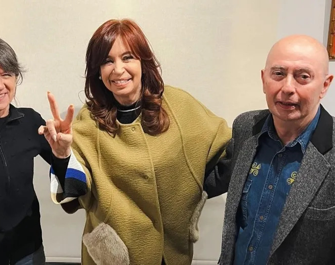 El Indio Solari visitó a Cristina Kirchner en su casa en Constitución