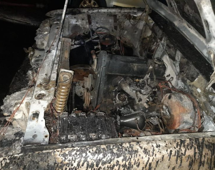 Se incendio una camioneta y provoco temor en los vecinos