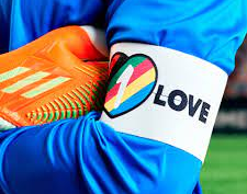 Las selecciones europeas desistieron de usar el brazalete LGBT porque la FIFA los amenazó con sancionarlos 